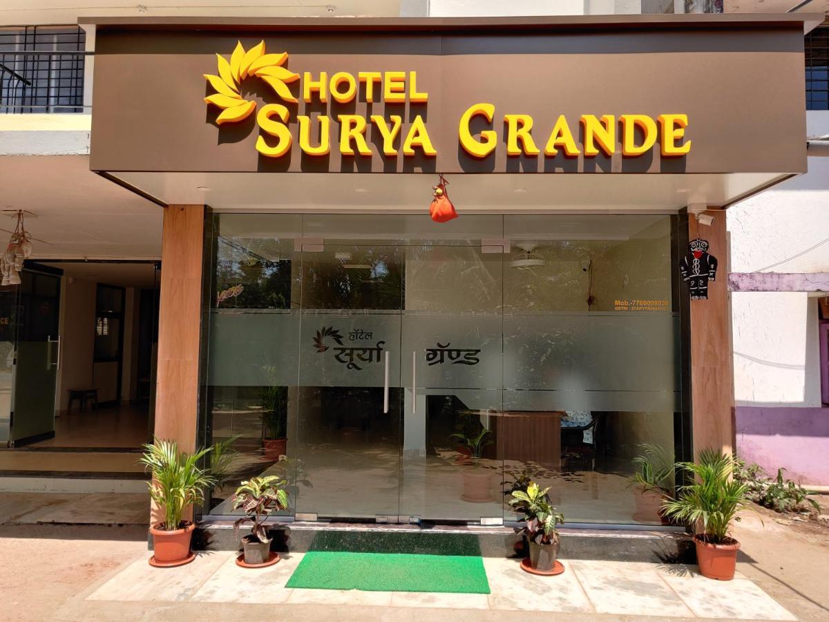 Hotel Surya Grande Kudal  Екстериор снимка