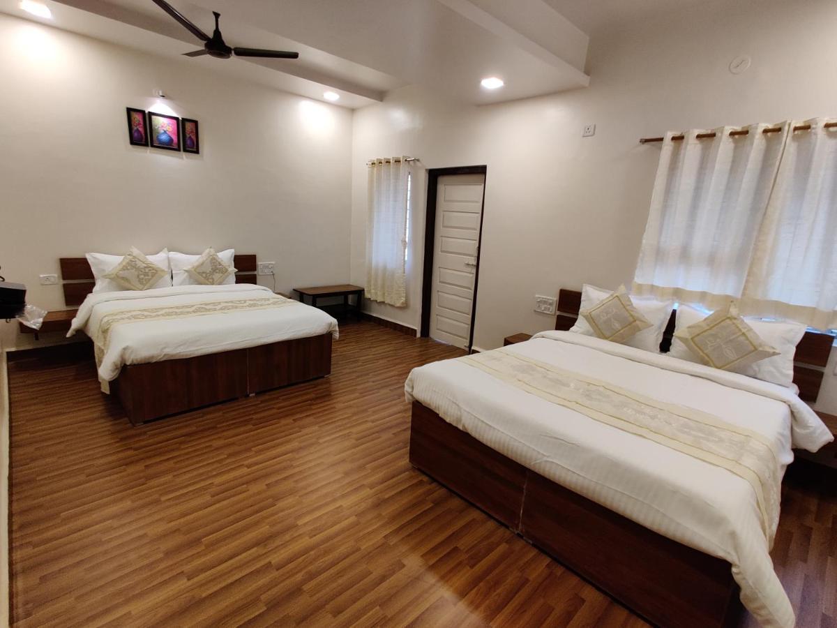 Hotel Surya Grande Kudal  Екстериор снимка